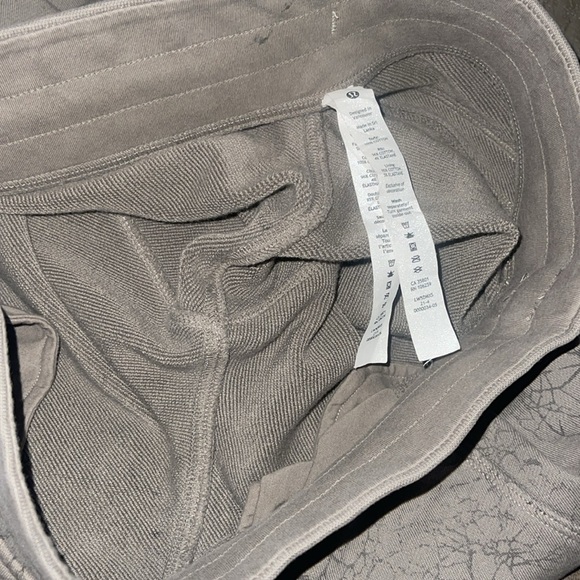 Lululemon Warm Down Jogger *7/8 Length
Thread Dye Rover Black 6 - Picture 9 of 11